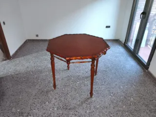 Mesa de madera octogonal