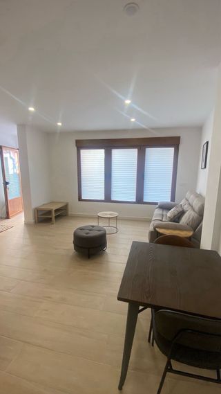 Se alquila piso TRES MESES.