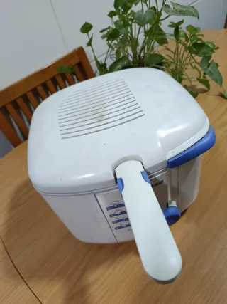 Freidora Taurus 2.5L sin estrenar