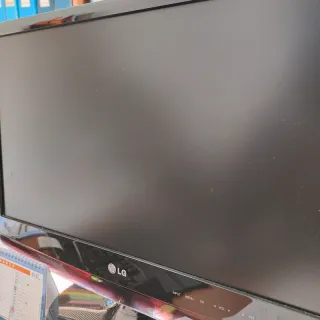 Monitor TV LG Full HD M2262D 22