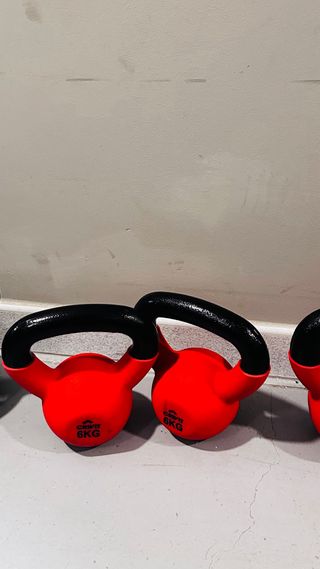 2 Pesi russi / kettlebell 6KG CRIVIT