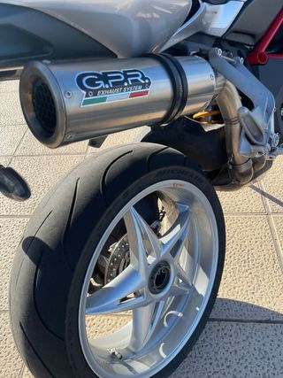 MV Agusta Brutale 910 Naked Roja/Plata