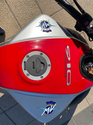 MV Agusta Brutale 910 Naked Roja/Plata