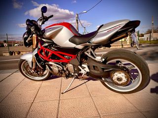 MV Agusta Brutale 910 Naked Roja/Plata