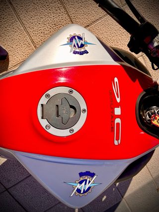 MV Agusta Brutale 910 Naked Roja/Plata