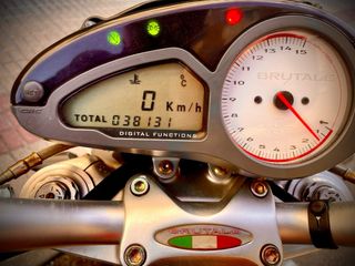 MV Agusta Brutale 910 Naked Roja/Plata