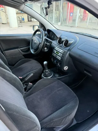 Ford Fiesta 2004