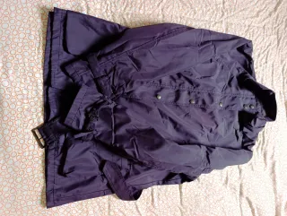 Chaqueta morada con cinturón