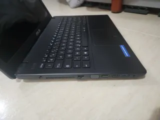 Ordenador ASUS negro