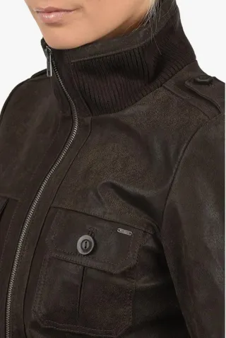 Chaqueta de cuero marrón para mujer