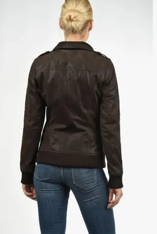 Chaqueta de cuero marrón para mujer