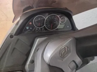 Daelim 125 cc Maxi Scooter Negra