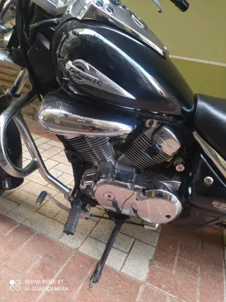 Suzuki intruder 250 LC