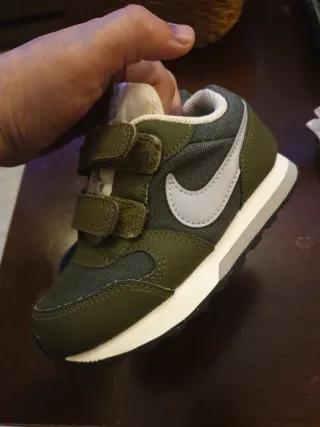 Zapatillas Nike bebe velcro verde