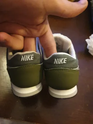 Zapatillas Nike bebe velcro verde