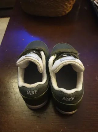 Zapatillas Nike bebe velcro verde