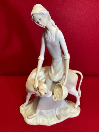 Figura NAO de Lladro de porcelana.