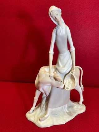 Figura NAO de Lladro de porcelana.