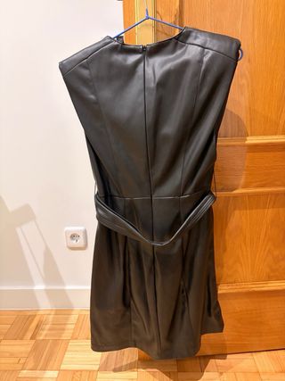 Vestido Negro Mango Talla M efecto piel