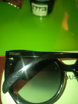 Gafas de sol Tous negras con pedrería