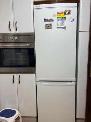 Alquilo habitación a persona que trabaje con todo