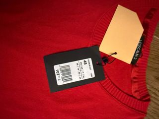 Jersey rojo con volantes