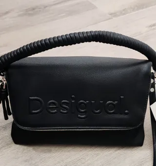 Bolso Negro Desigual