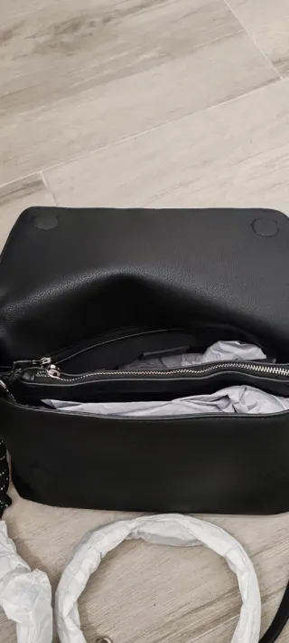 Bolso Negro Desigual