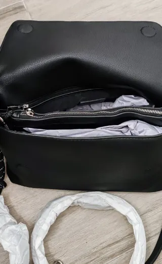 Bolso Negro Desigual