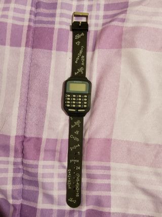 Serie di orologi digitali e analogici
