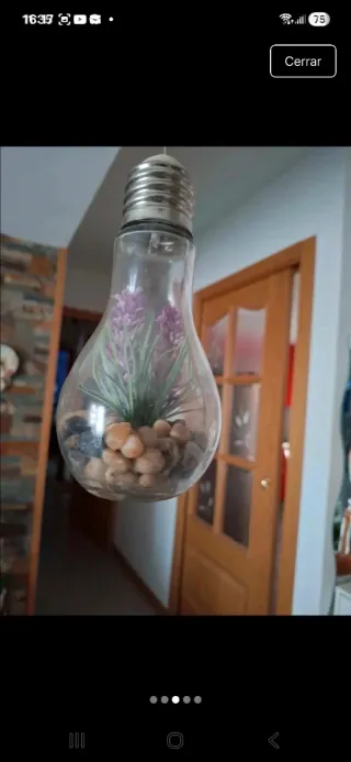 Lámpara bombilla decorativa con flores