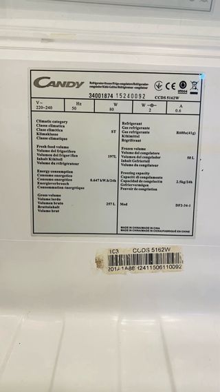 Frigorífico Candy Blanco, funciona muy bien.