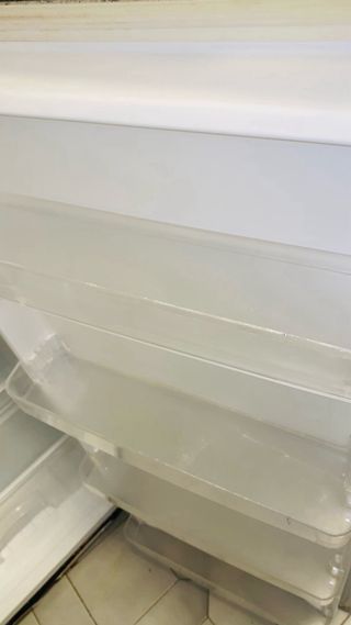 Frigorífico Candy Blanco, funciona muy bien.