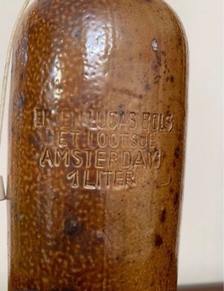 Lámpara realizada con botella de Bols