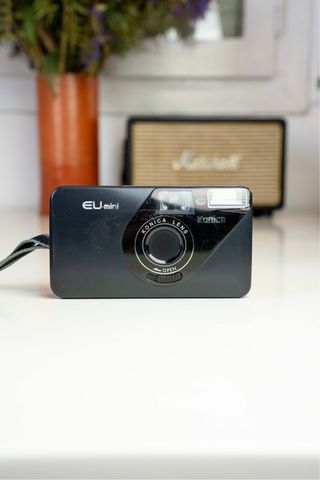 Cámara analógica Konica