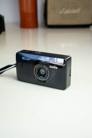 Cámara analógica Konica