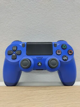 PS4 Pro 1TB + mando + 9 juegos (GTA, God of War +