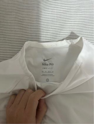 Top deportivo Nike manga larga XS