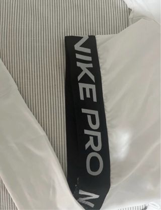 Top deportivo Nike manga larga XS