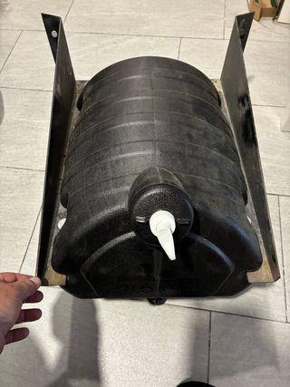 Bidón semirremolque con dispensador