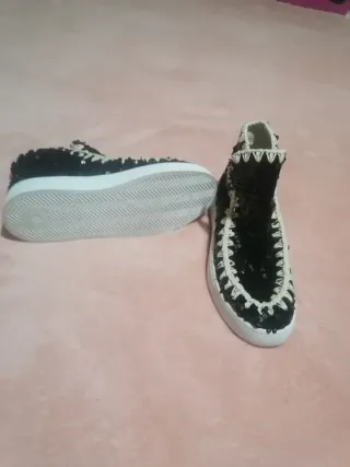 Sapatilha Bota Preta com Lantejoulas