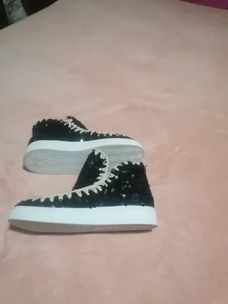 Sapatilha Bota Preta com Lantejoulas