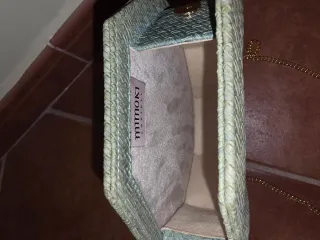 Bolso hexagonal Mimoki verde y dorado