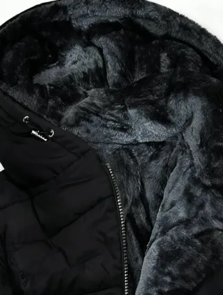 Abrigo negro con forro interior de pelo