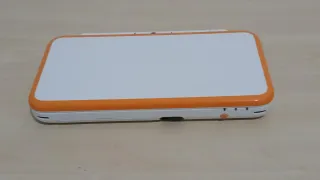 Nintendo New 2DS XL Blanca + accesorios