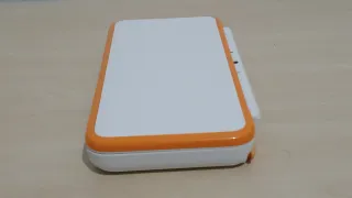 Nintendo New 2DS XL Blanca + accesorios