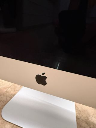 iMac 21.5 Apple con Tastiera e Mouse