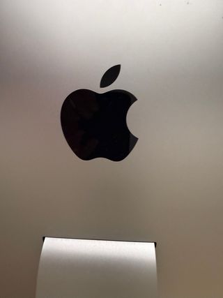 iMac 21.5 Apple con Tastiera e Mouse