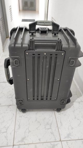 Maleta rugerizada extrafuerte estanca.