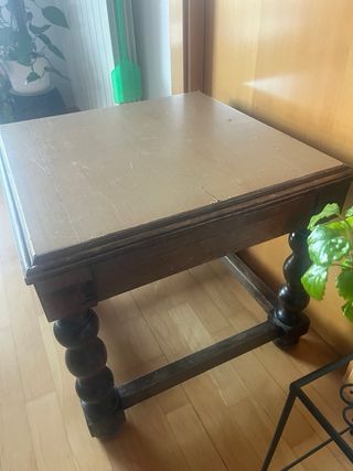 Mesa antigua de madera